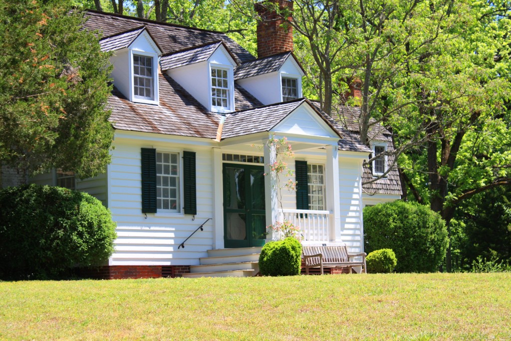 Charming Colonial Tidewatere Cape